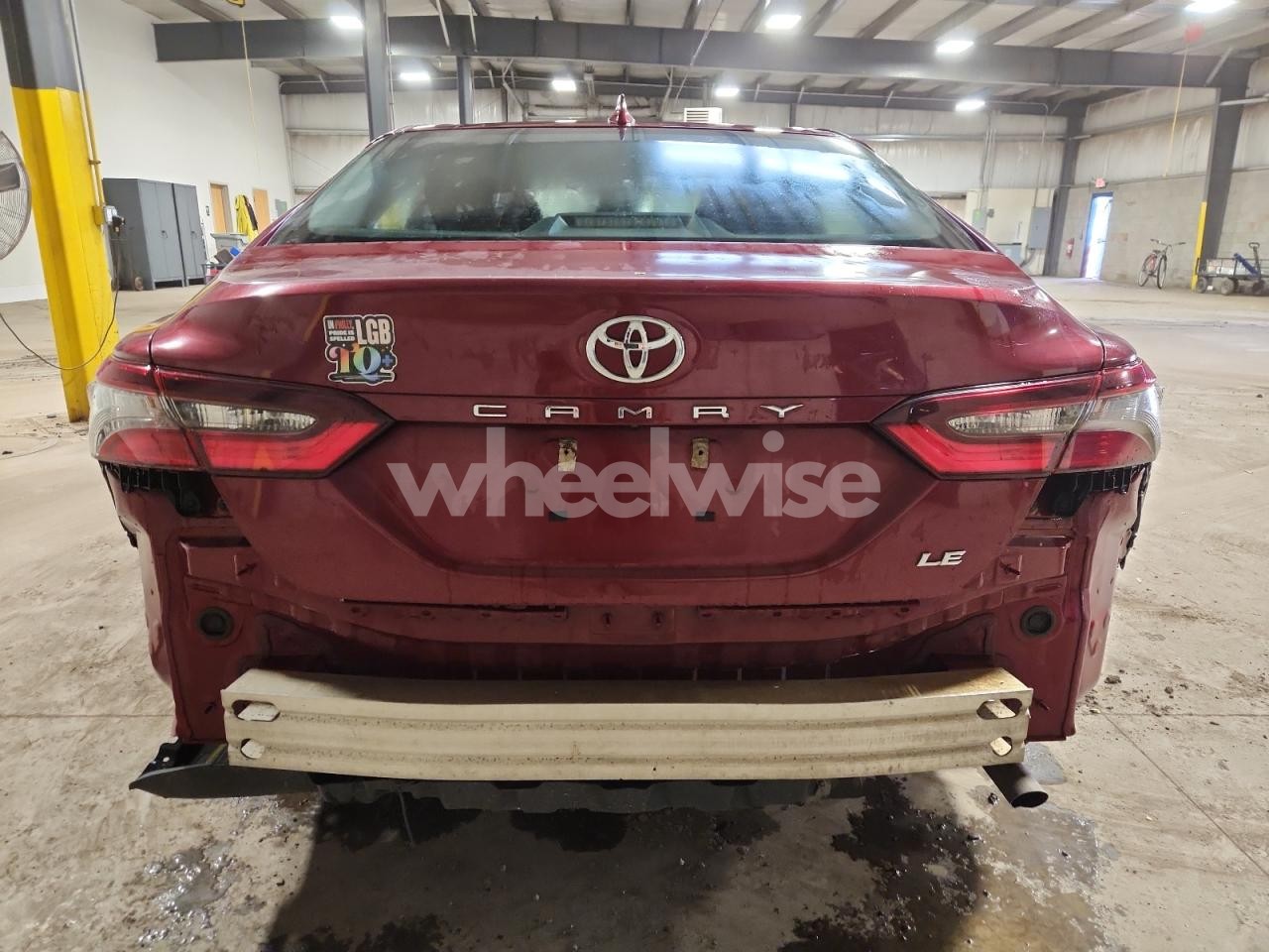 Photo 6 of 2021 TOYOTA CAMRY LE (VIN 4T1C11AK5MU565998)