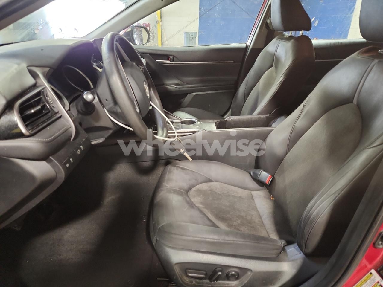 Photo 7 of 2021 TOYOTA CAMRY LE (VIN 4T1C11AK5MU565998)