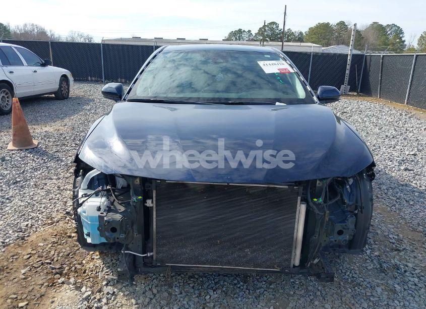 Photo 13 of 2021 Toyota Camry LE (VIN 4T1C11AK5MU586401)