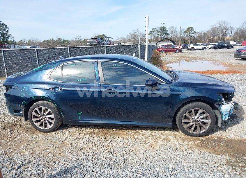 Photo 14 of 2021 Toyota Camry LE (VIN 4T1C11AK5MU586401)