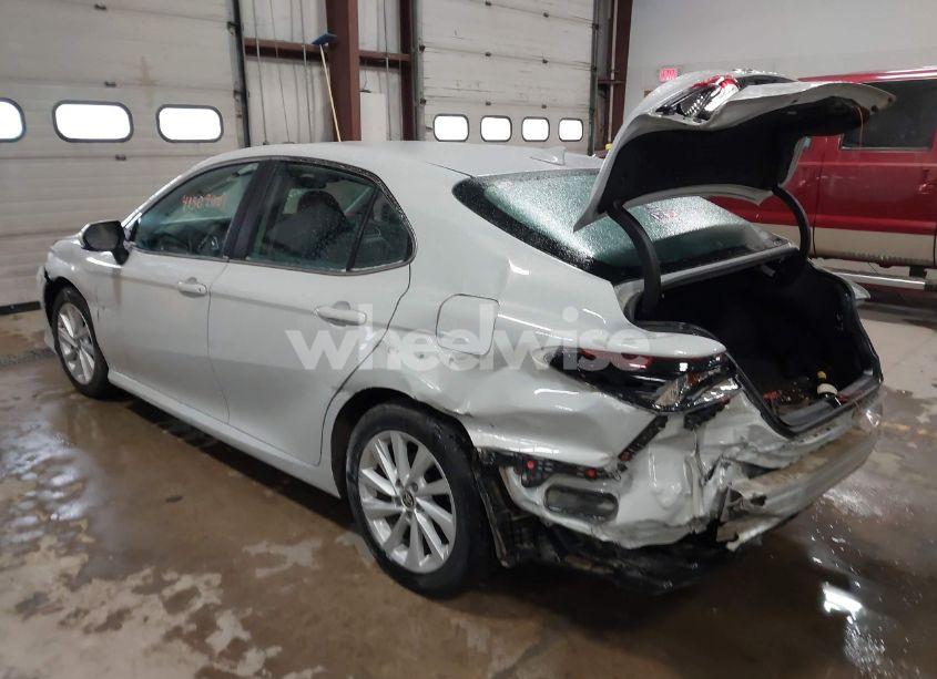 Photo 3 of 2022 Toyota Camry LE (VIN 4T1C11AK5NU037816)