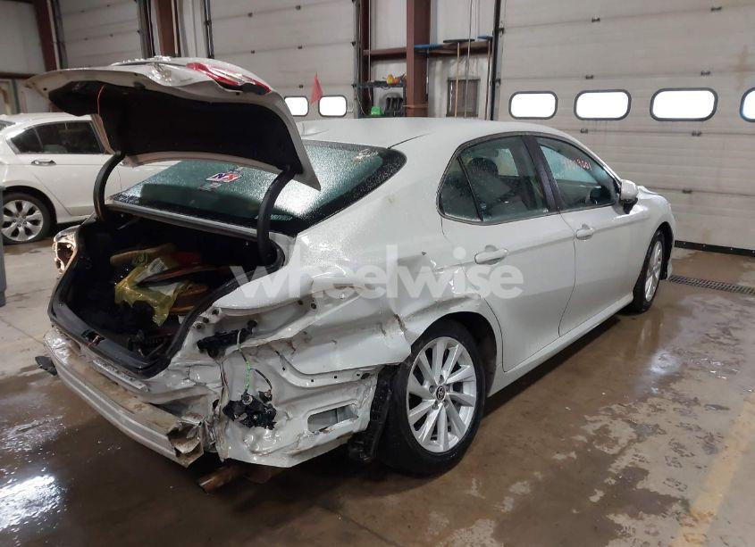 Photo 4 of 2022 Toyota Camry LE (VIN 4T1C11AK5NU037816)