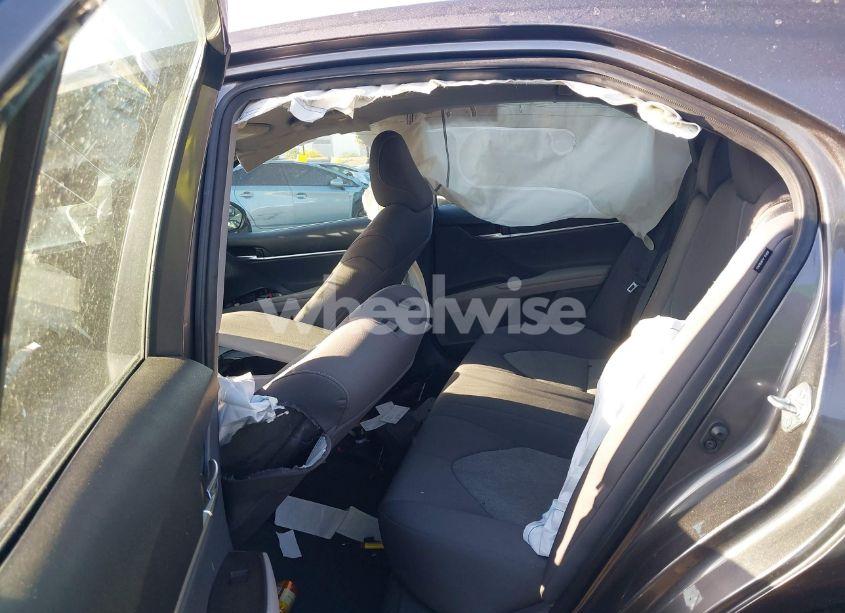 Photo 8 of 2022 Toyota Camry LE (VIN 4T1C11AK5NU047780)