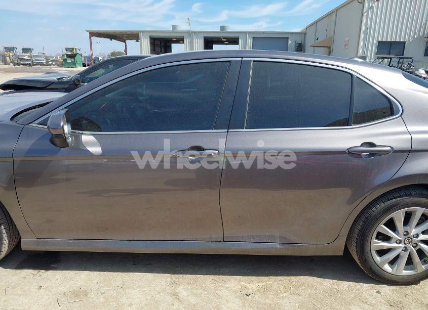 Photo 15 of 2022 Toyota Camry LE (VIN 4T1C11AK5NU651474)