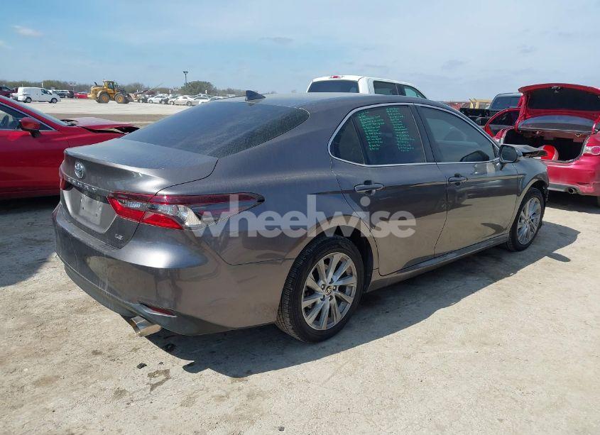 Photo 4 of 2022 Toyota Camry LE (VIN 4T1C11AK5NU651474)