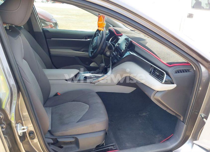 Photo 5 of 2022 Toyota Camry LE (VIN 4T1C11AK5NU651474)