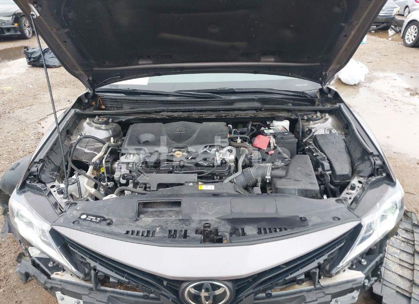 Photo 10 of 2022 Toyota Camry LE (VIN 4T1C11AK5NU669313)