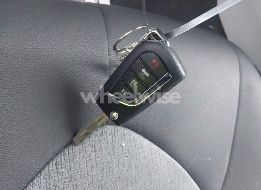 Photo 11 of 2022 Toyota Camry LE (VIN 4T1C11AK5NU669313)