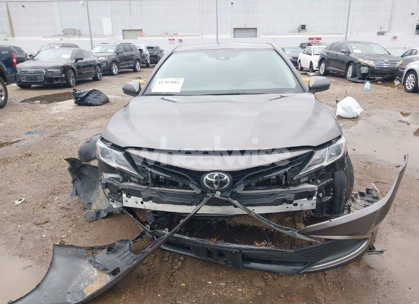 Photo 12 of 2022 Toyota Camry LE (VIN 4T1C11AK5NU669313)