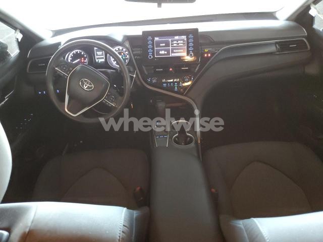 Photo 2 of 2022 TOYOTA CAMRY LE (VIN 4T1C11AK5NU672177)