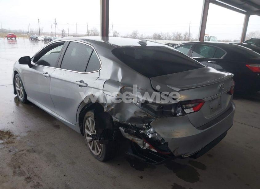 Photo 3 of 2022 Toyota Camry LE (VIN 4T1C11AK5NU690579)