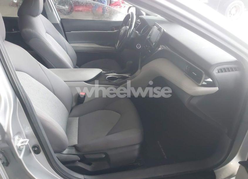 Photo 5 of 2022 Toyota Camry LE (VIN 4T1C11AK5NU690579)