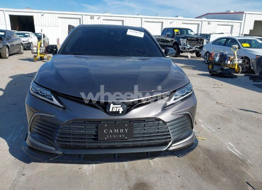 Photo 13 of 2022 Toyota Camry LE (VIN 4T1C11AK5NU692445)