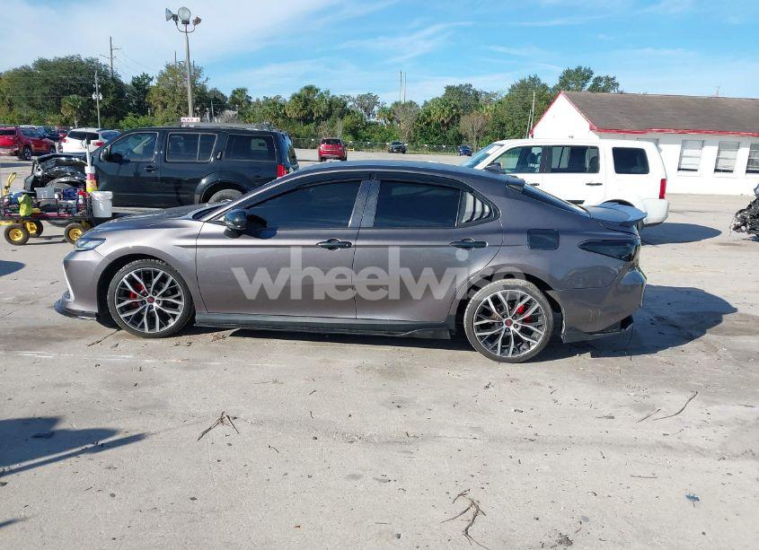 Photo 15 of 2022 Toyota Camry LE (VIN 4T1C11AK5NU692445)