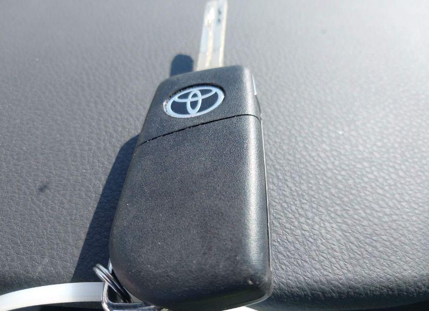 Photo 11 of 2022 Toyota Camry LE (VIN 4T1C11AK5NU693885)