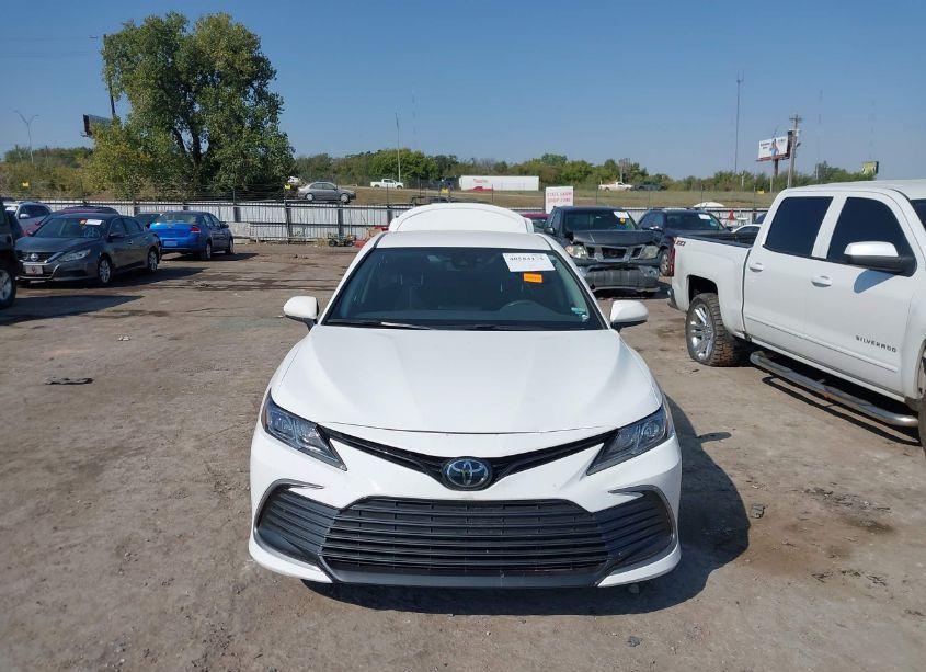 Photo 12 of 2022 Toyota Camry LE (VIN 4T1C11AK5NU693885)