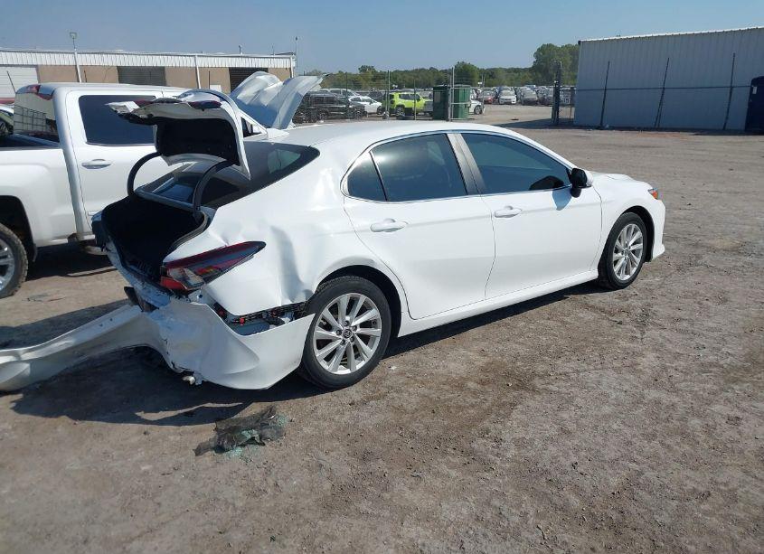 Photo 4 of 2022 Toyota Camry LE (VIN 4T1C11AK5NU693885)