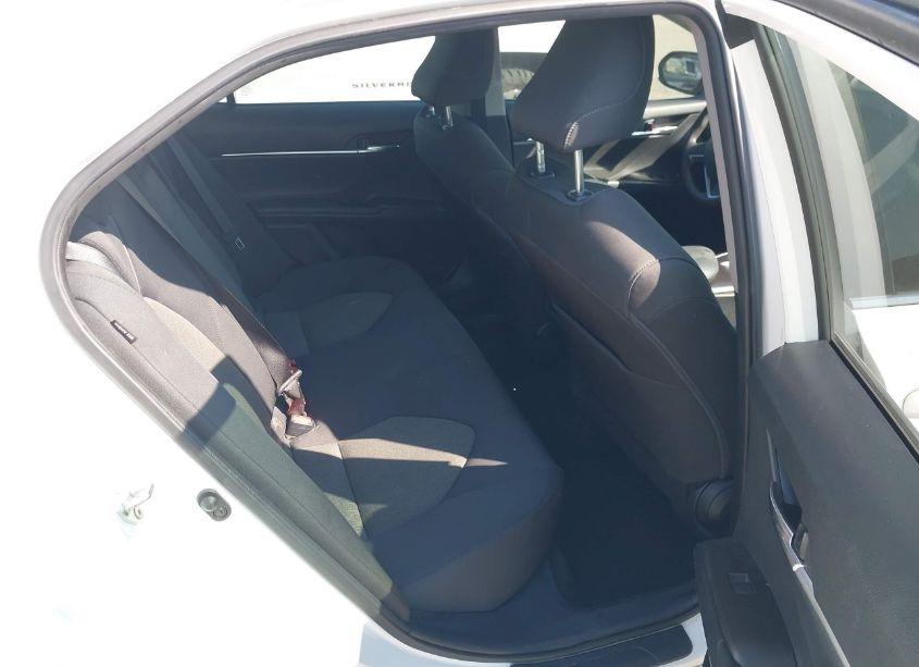 Photo 8 of 2022 Toyota Camry LE (VIN 4T1C11AK5NU693885)