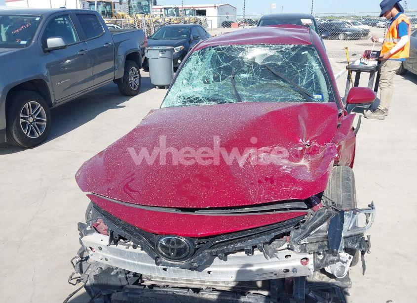 Photo 13 of 2022 Toyota Camry LE (VIN 4T1C11AK5NU698794)