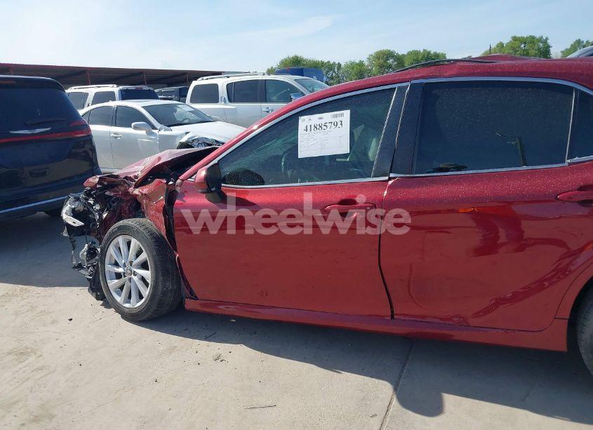 Photo 15 of 2022 Toyota Camry LE (VIN 4T1C11AK5NU698794)