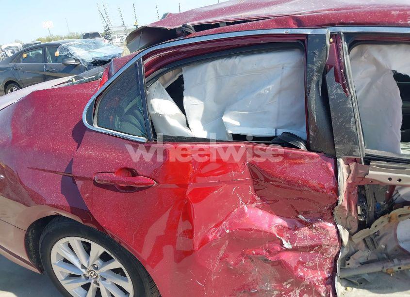 Photo 8 of 2022 Toyota Camry LE (VIN 4T1C11AK5NU698794)