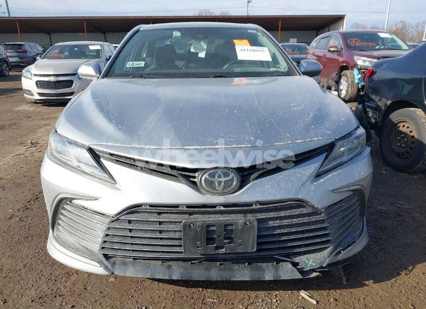 Photo 12 of 2022 Toyota Camry LE (VIN 4T1C11AK5NU713150)