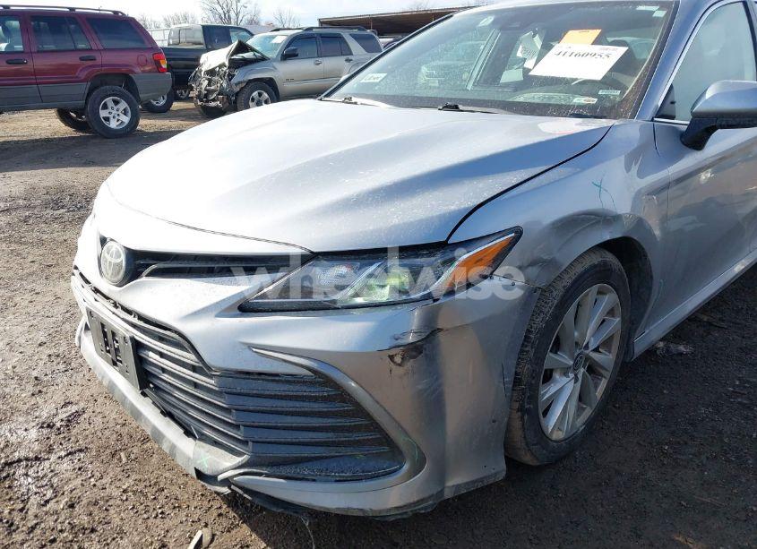 Photo 6 of 2022 Toyota Camry LE (VIN 4T1C11AK5NU713150)