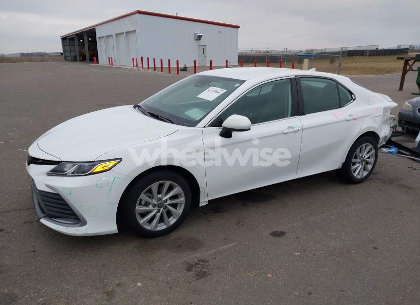 Photo 2 of 2023 Toyota Camry LE (VIN 4T1C11AK5PU084735)