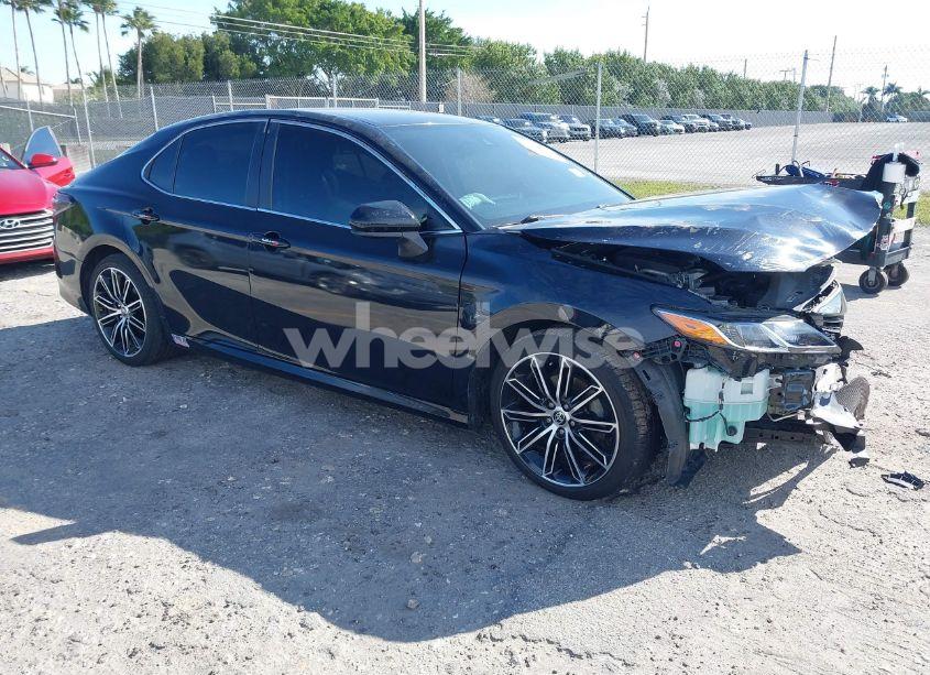 2023 Toyota Camry LE (VIN 4T1C11AK5PU085867) main photo