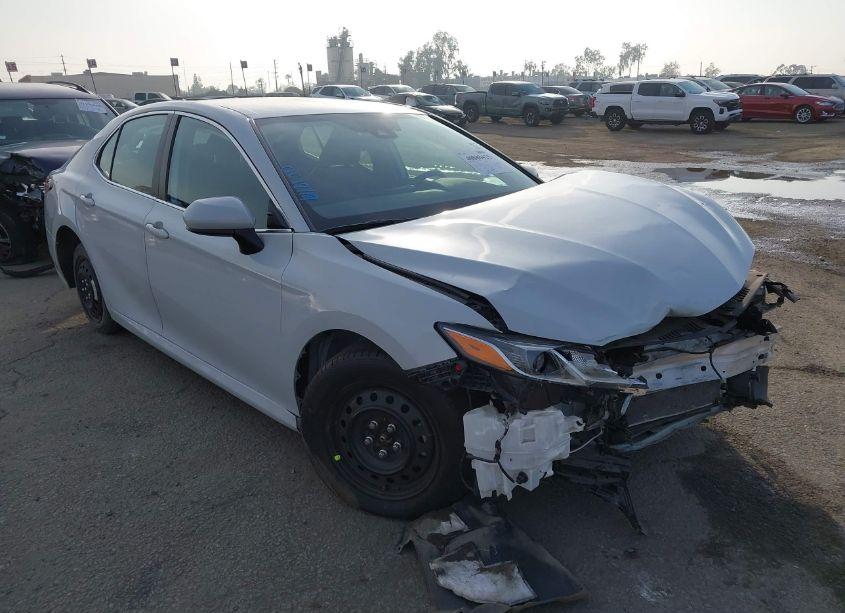 2023 Toyota Camry LE (VIN 4T1C11AK5PU127969) main photo