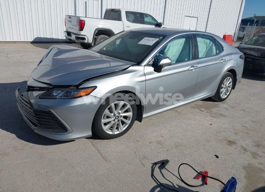 Photo 2 of 2023 Toyota Camry LE (VIN 4T1C11AK5PU748130)