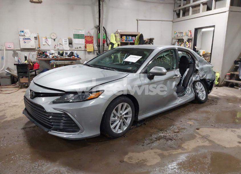 Photo 2 of 2024 Toyota Camry LE (VIN 4T1C11AK5RU261268)