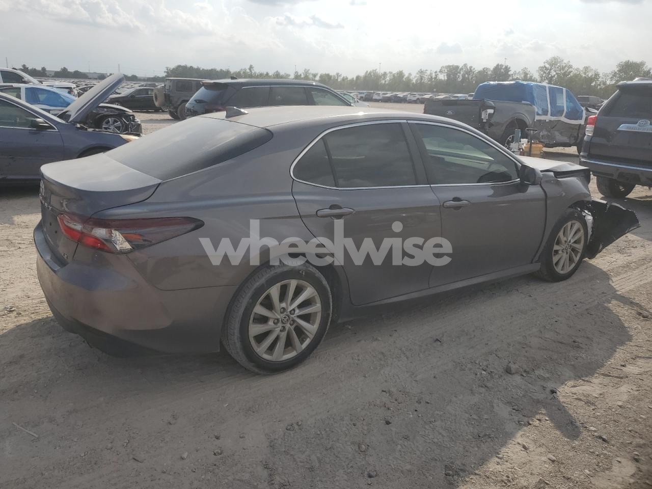 Photo 3 of 2024 TOYOTA CAMRY LE (VIN 4T1C11AK5RU848098)