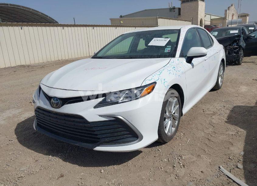 Photo 2 of 2024 Toyota Camry LE (VIN 4T1C11AK5RU864818)