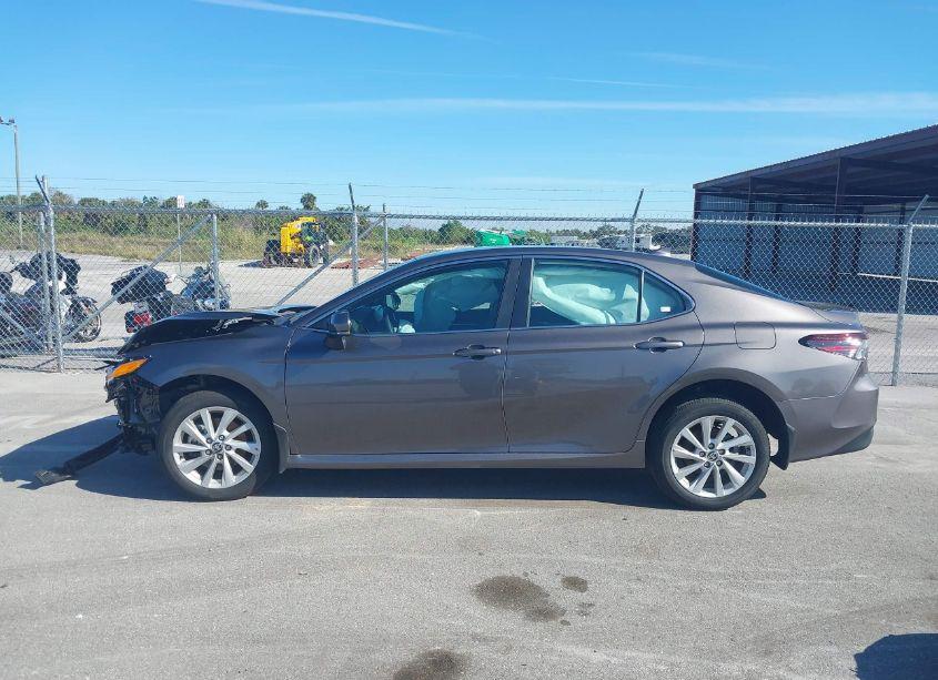 Photo 13 of 2024 Toyota Camry LE (VIN 4T1C11AK5RU895888)