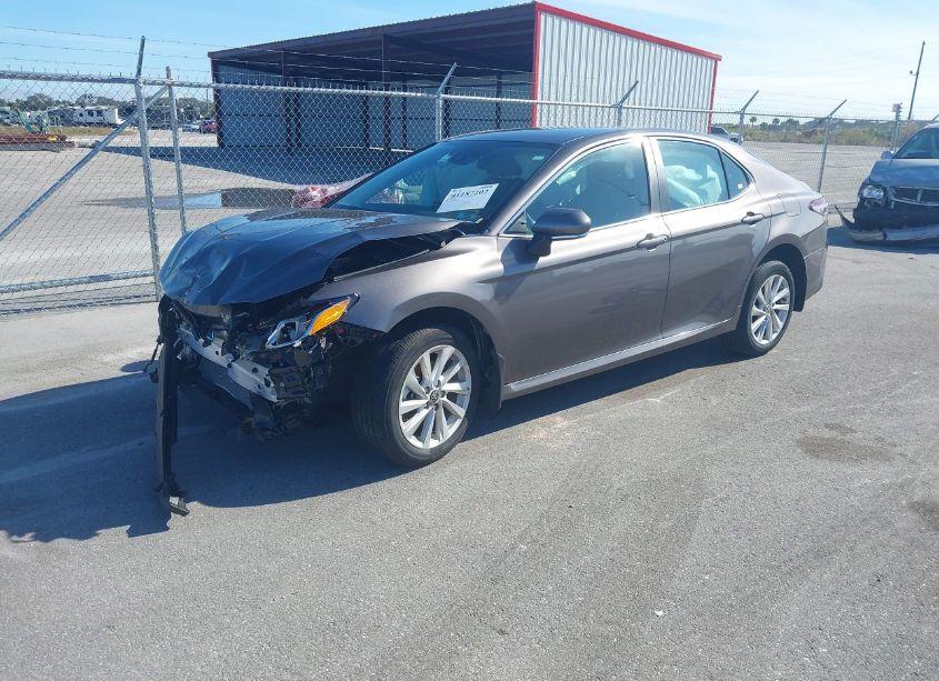 Photo 2 of 2024 Toyota Camry LE (VIN 4T1C11AK5RU895888)