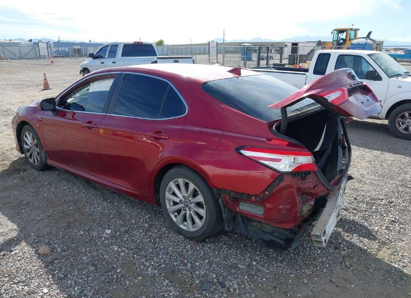 Photo 3 of 2020 Toyota Camry LE (VIN 4T1C11AK6LU334476)