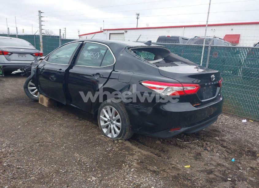 Photo 3 of 2020 Toyota Camry LE (VIN 4T1C11AK6LU348006)