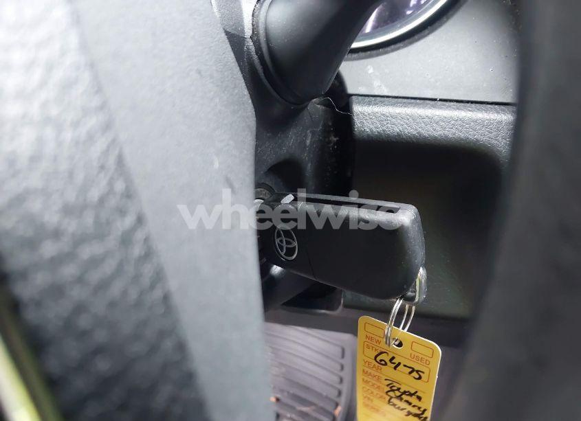 Photo 11 of 2020 Toyota Camry LE (VIN 4T1C11AK6LU367882)