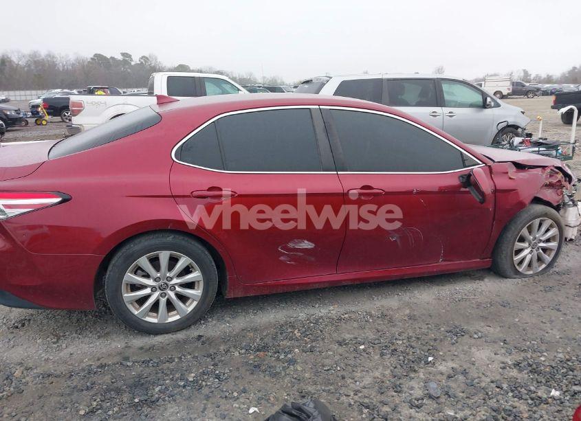 Photo 13 of 2020 Toyota Camry LE (VIN 4T1C11AK6LU367882)
