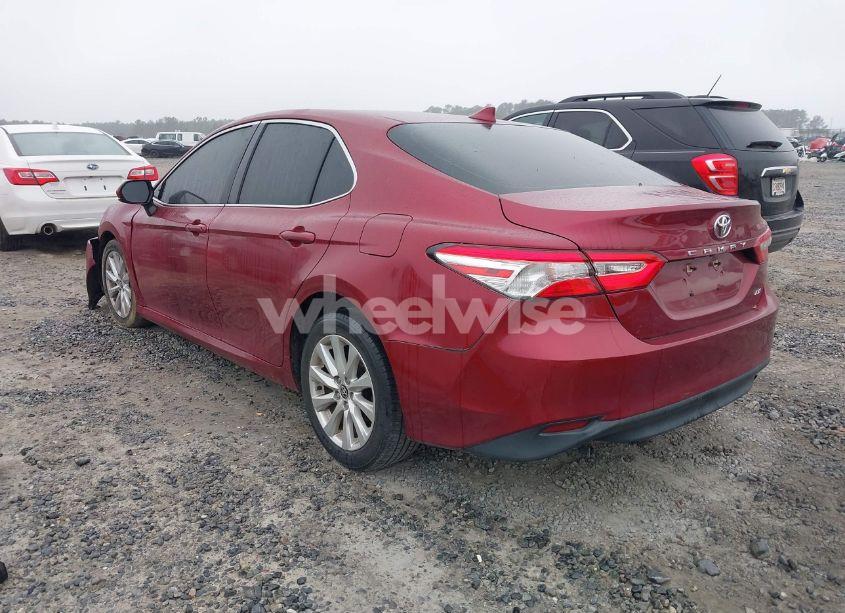 Photo 3 of 2020 Toyota Camry LE (VIN 4T1C11AK6LU367882)