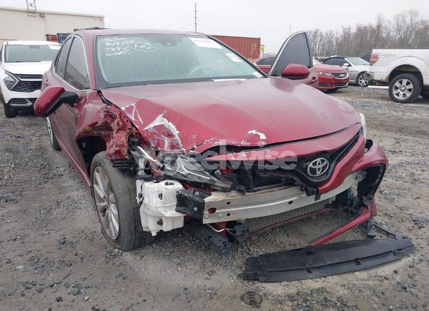 Photo 6 of 2020 Toyota Camry LE (VIN 4T1C11AK6LU367882)