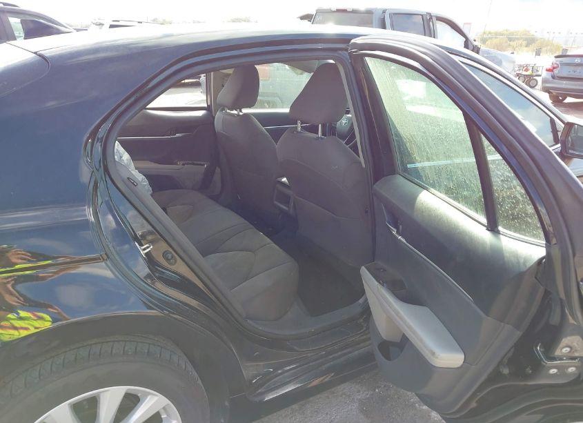 Photo 8 of 2020 Toyota Camry LE (VIN 4T1C11AK6LU862681)