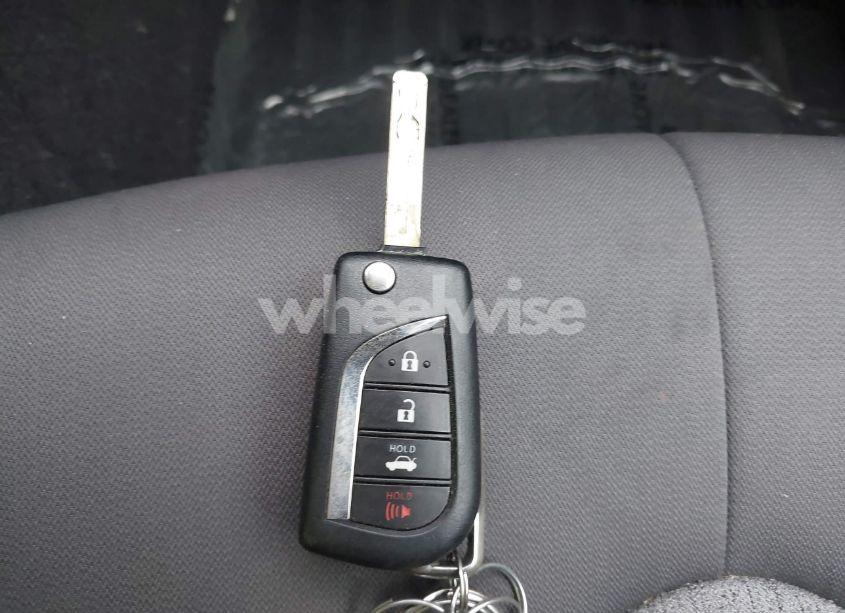 Photo 11 of 2020 Toyota Camry LE (VIN 4T1C11AK6LU898323)