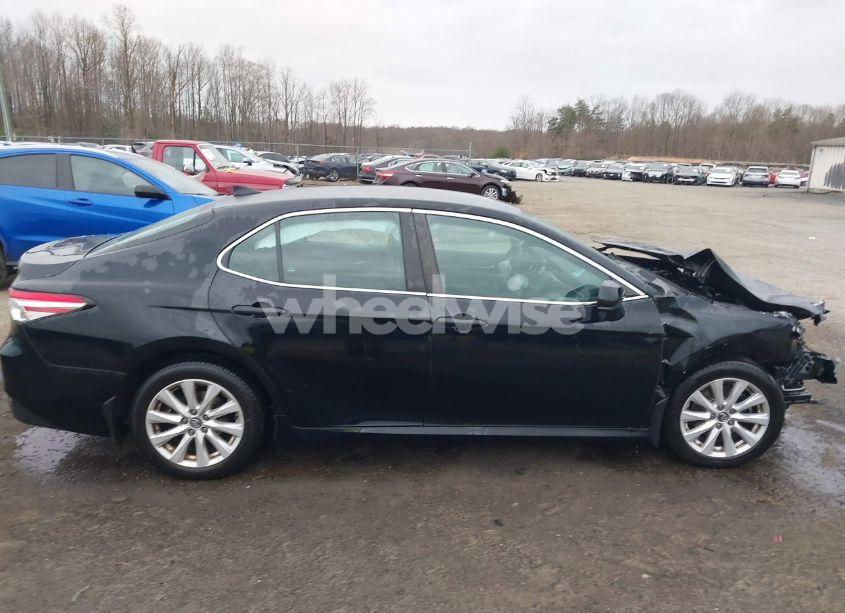 Photo 14 of 2020 Toyota Camry LE (VIN 4T1C11AK6LU898323)