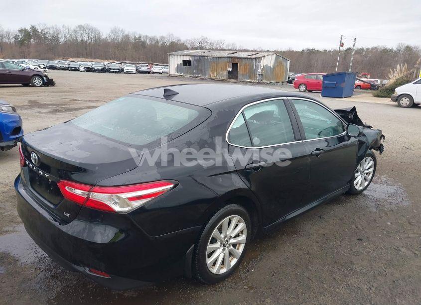 Photo 4 of 2020 Toyota Camry LE (VIN 4T1C11AK6LU898323)