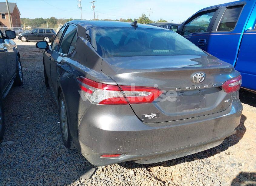 Photo 3 of 2020 Toyota Camry LE (VIN 4T1C11AK6LU911927)