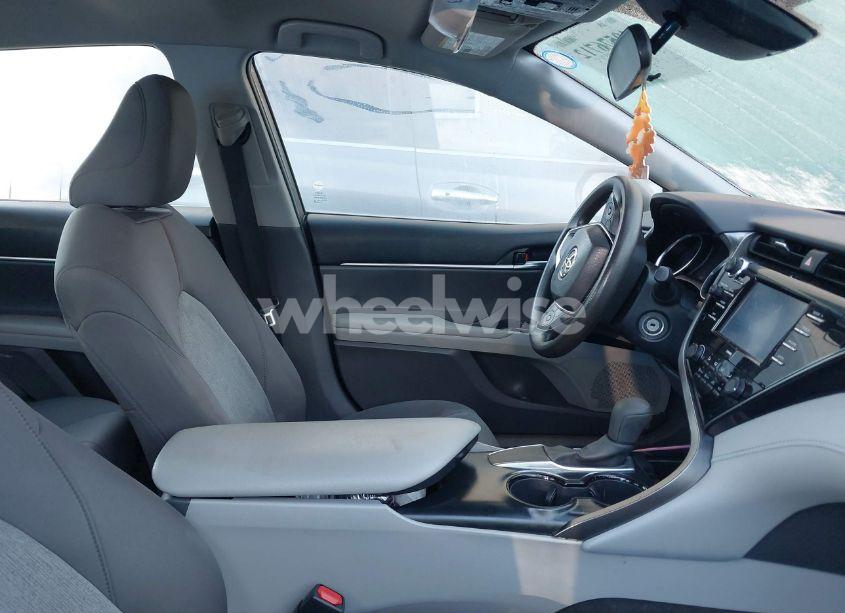 Photo 5 of 2020 Toyota Camry LE (VIN 4T1C11AK6LU911927)