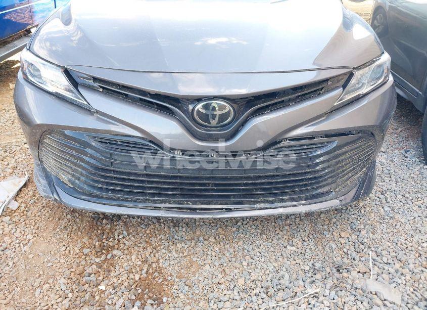 Photo 6 of 2020 Toyota Camry LE (VIN 4T1C11AK6LU911927)
