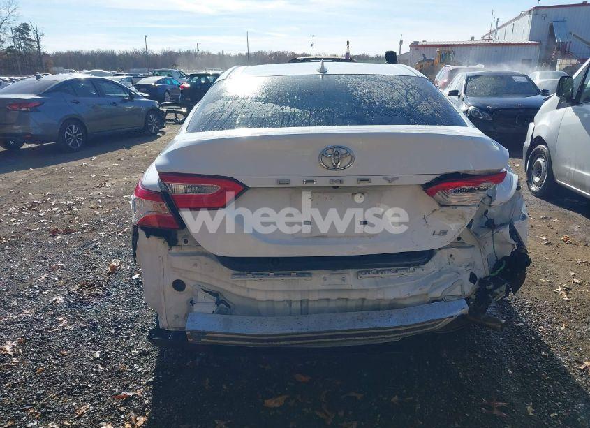 Photo 17 of 2020 Toyota Camry LE (VIN 4T1C11AK6LU975708)